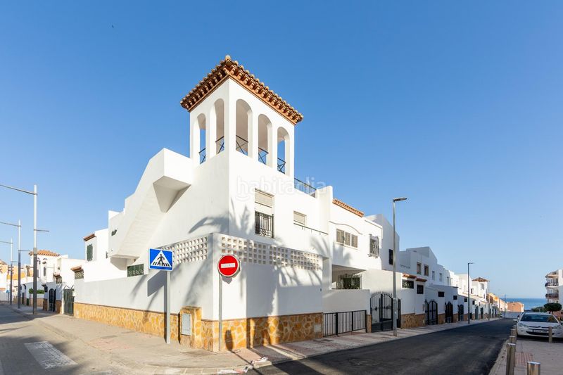 Foto 5c5b774a-6c76-4a50-9336-403cf264e917. Casa in calle isla de java(as) 3 in El Puerto Roquetas de Mar