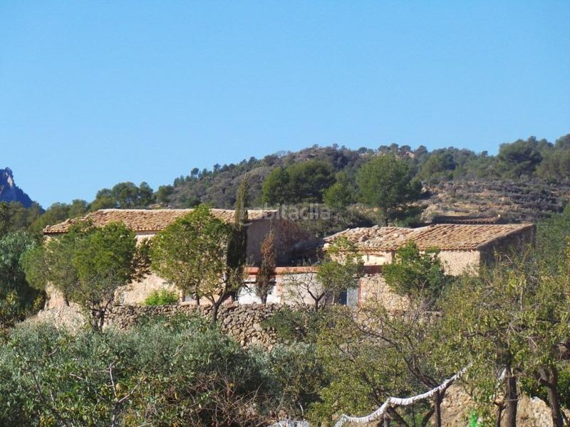 Foto 4c5f6cd5-bc72-40da-a39f-9d380e77cf52. Masia amb aparcament a Relleu