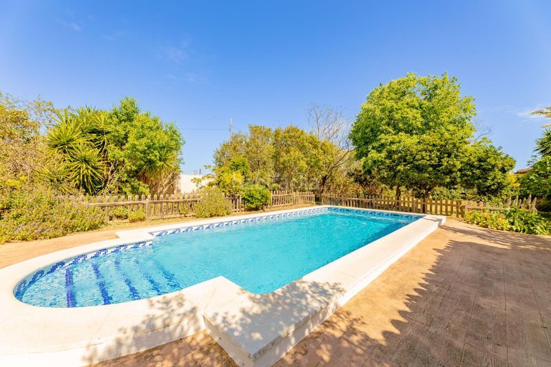Foto 3a02c860-7ca9-477e-b133-0a121464634c. Xalet amb aparcament piscina a Los Pinares-La Masia Bétera