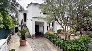 Casa  Carrer bages, del. Tu primer proyecto de vida empieza aquí! casa con alma y potenci