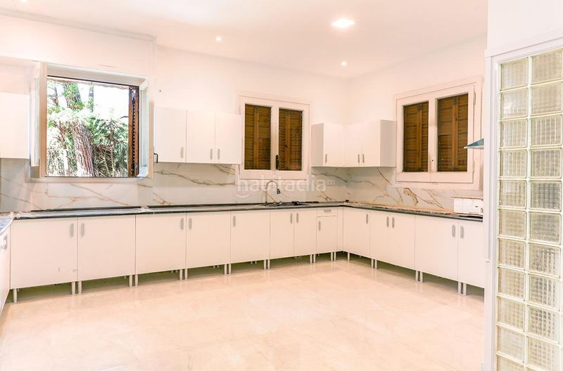 Foto 18563f0e-6901-40e9-ba7c-78a59fffd8ad. Casa amb aparcament piscina a Begues