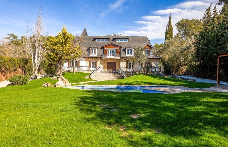 Foto ff708d28-9732-481d-958e-140c2e568e7d. Casa amb aparcament piscina a Begues