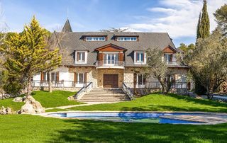 Haus  Ferran muñoz. Casa de les punxes  exclusiva propiedad en el parque del garraf,