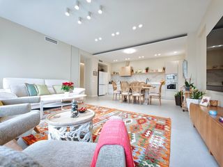 Casa  Calle costa de la luz. En venta esta vivienda con una reforma espectacular en villa bla