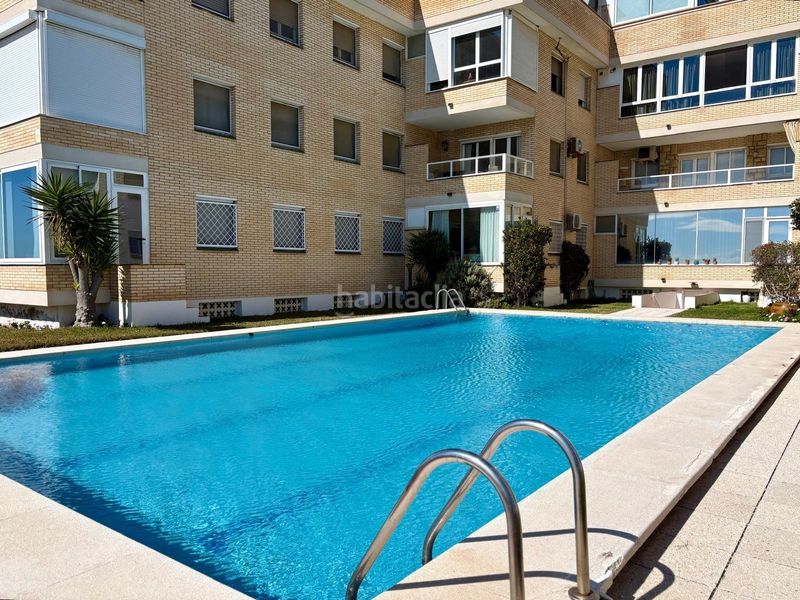 Foto 784c3347-db51-4565-956e-8aad17bf9a39. Pis amb aparcament piscina a Lluminetes Castelldefels