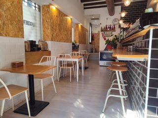 Business premise  De l'església. Traspaso de bar totalmente equipado