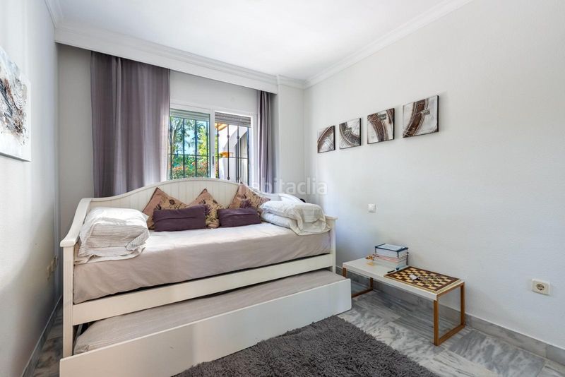 Foto a8e1ea54-789f-4bdb-82c4-a4acf4c1761f. Apartament amb calefacció aparcament piscina a La Dama de Noche - La Alzambra Marbella