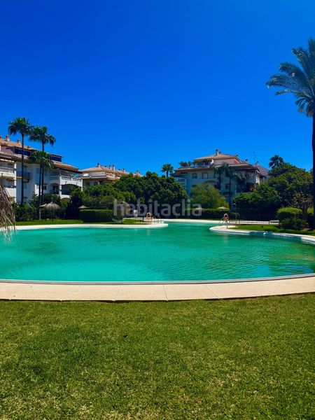 Foto c915ba01-09e5-4411-a789-10f339889f27. Apartament amb calefacció aparcament piscina a La Dama de Noche - La Alzambra Marbella
