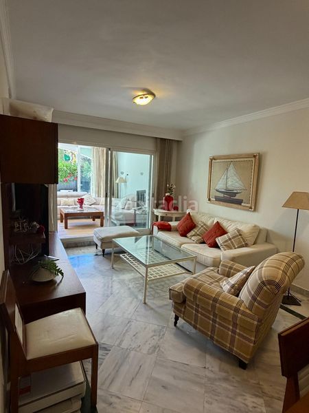 Foto d030408a-f6e8-43b2-98e1-f27ba0b42c85. Apartament amb calefacció aparcament piscina a La Dama de Noche - La Alzambra Marbella