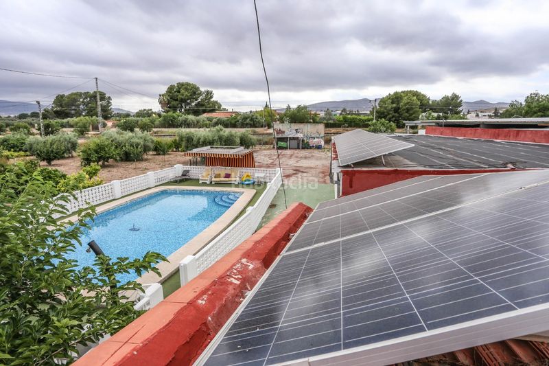 Foto 298e6da5-ad09-45a0-97f8-12ecd08f284c. Xalet amb calefacció aparcament piscina a Las Trescientas-San Francisco-Ciudad Vergel Elda