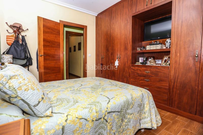 Foto dee940fb-cce9-4454-a581-2943fea575be. Xalet amb calefacció aparcament piscina a Las Trescientas-San Francisco-Ciudad Vergel Elda