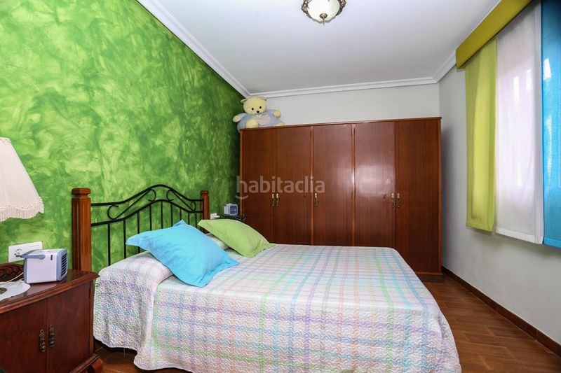 Foto edd54eda-a7a4-4cc3-924a-fcb69d36ccdf. Xalet amb calefacció aparcament piscina a Las Trescientas-San Francisco-Ciudad Vergel Elda