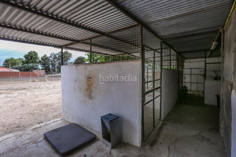 Foto fce1c090-e925-4005-8e01-681923fa7d24. Xalet amb calefacció aparcament piscina a Las Trescientas-San Francisco-Ciudad Vergel Elda