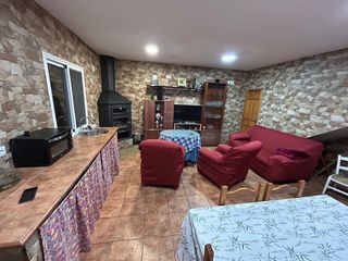 Casa  Calle juan ramon jimenez. Casa de una planta ideal como vivienda o inversión turística en