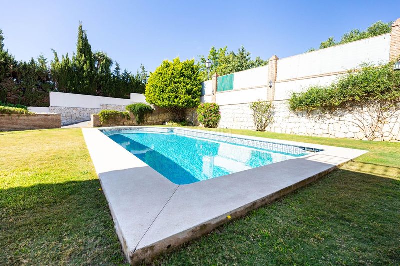 Foto 0b75666e-2a28-4b66-bcd3-7c75c5621b0d. Xalet amb aparcament piscina a Mijas pueblo Mijas