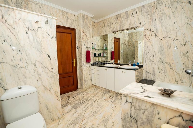 Foto cd769002-7bd9-4b72-ba6f-e3118033ec89. Xalet amb aparcament piscina a Mijas pueblo Mijas