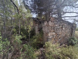 Landgut in Gandesa. Finca rustica con ruina a reformar
