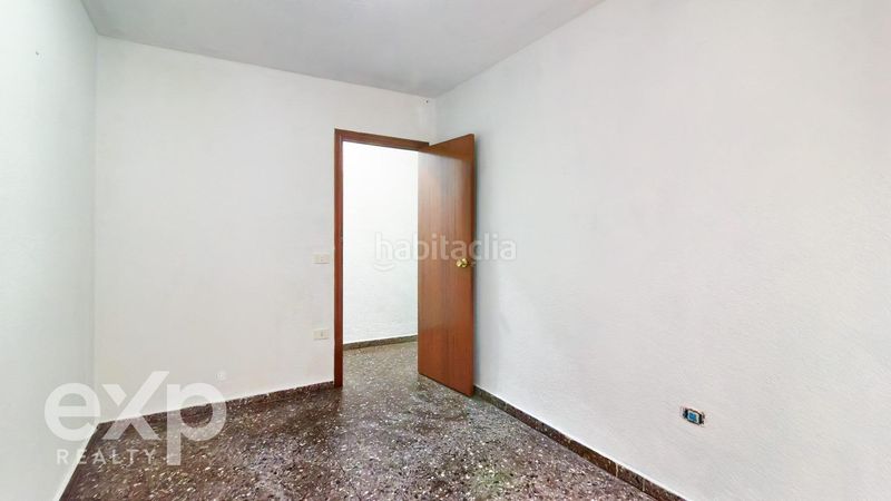 Foto fbf08d36-a82f-4b80-a757-82772ae26800. Pis a Alginet
