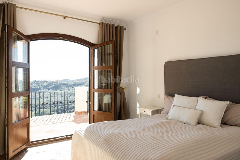 Foto 40a3043e-db97-48f2-a9e7-4ad23a5a553c. Casa adosada  idílica con vistas al mar en monte mayor, en Benahavís
