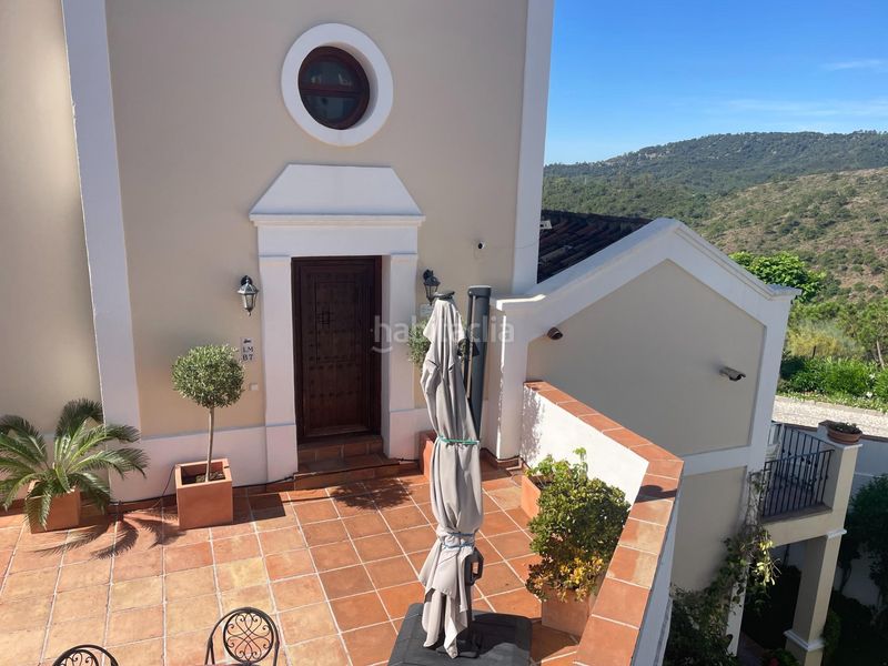 Foto 65e53b6e-69b1-4133-bf83-626b1f3166e5. Casa adosada  idílica con vistas al mar en monte mayor, en Benahavís