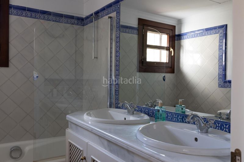 Foto ddc5de22-b2ee-4601-9e2b-92dd7ba9d0a0. Casa adosada  idílica con vistas al mar en monte mayor, en Benahavís