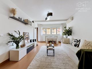 Flat  Calle curas. Piso luminoso con terraza en urbanización privada con bar, pisci