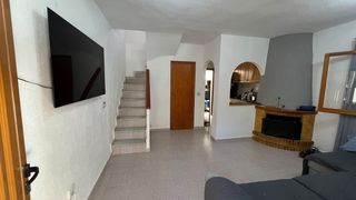 Casa adossada  Calle monte de sta pola. Adosado con solárium, patio y orientación sureste en residencial