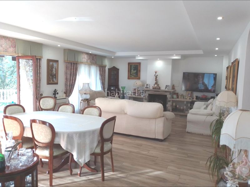 Foto 77dd4d1d-ead0-45b4-9309-1e6243df245f. Casa amb aparcament piscina a Canyelles Lloret de Mar