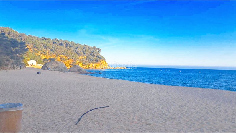 Foto a9a7877e-001b-4fdf-a3a6-58812fe489d4. Casa amb aparcament piscina a Canyelles Lloret de Mar