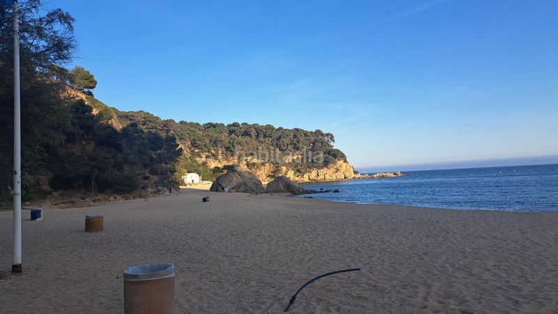 Foto fad6c7df-0d80-4183-bbe5-6ae1316f08d5. Casa amb aparcament piscina a Canyelles Lloret de Mar