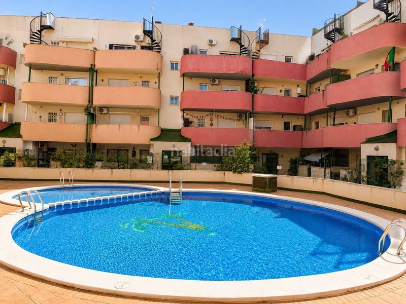 Foto c563672e-e733-4059-8d8a-ade79f6dda2f. Pis amb piscina a Almoradí