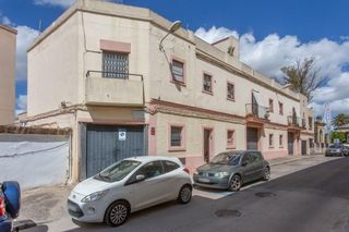 House  Calle cayetano picado. Gran edificio junto a gonzález byass y alameda vieja
