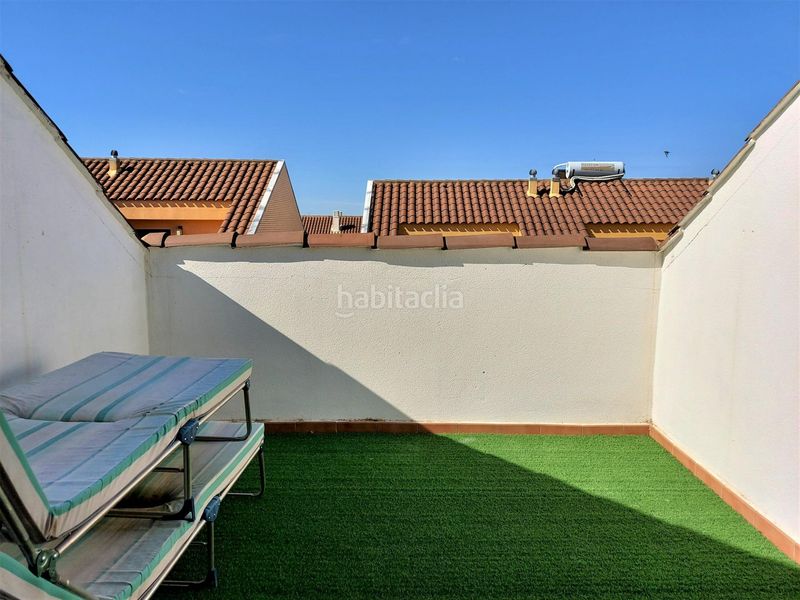 Foto 09095f24-b913-48fa-a892-9649b8853ade. Casa adossada amb aparcament piscina a Requena