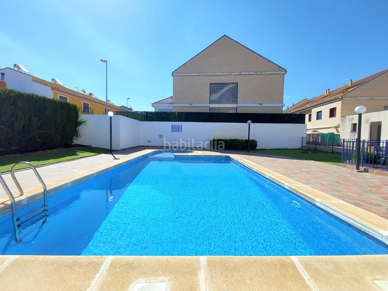 Foto 85816650-db74-441e-96b0-fc34a068a992. Casa adossada amb aparcament piscina a Requena