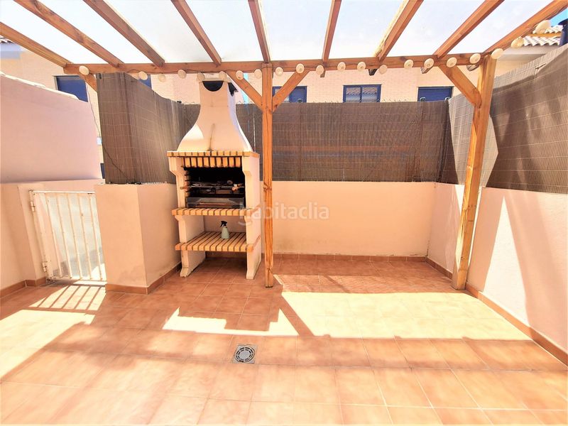 Foto f788fb5d-98c1-462e-b225-eb094d8a5c6e. Casa adossada amb aparcament piscina a Requena