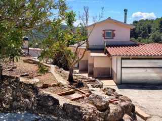 Casa a Aiguamurcia 4. Amplia vivienda en plena naturaleza con vistas despejadas y apar