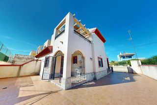 Casa aparellada a Calle LAGUNA PEÑALARA-URRUTIAS
