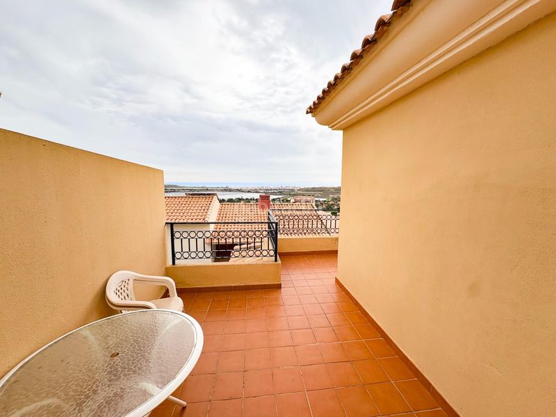Foto 124adad5-f9a8-4850-8919-7b5026a40bc9. Casa adossada amb aparcament piscina a Bonalba-Cotoveta Mutxamel