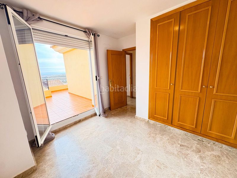 Foto 4ef9ce36-f944-46cc-ad16-2256ad89aaee. Casa adossada amb aparcament piscina a Bonalba-Cotoveta Mutxamel