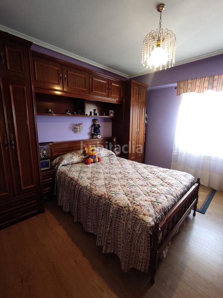 Foto 0894d1e7-af65-45cc-b5a1-ae5df7a030ac. Chalet en calle calle imprenta 18 amplio chalet con piscina en san andrés del rabanedo 400,000 en Trobajo del camino