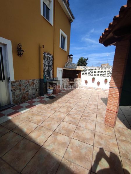 Foto 0fae4bc4-2b75-44c9-8e45-4b94fe3959e5. Chalet en calle calle imprenta 18 amplio chalet con piscina en san andrés del rabanedo 400,000 en Trobajo del camino