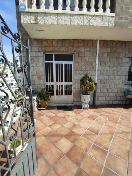 Foto 147b25dd-7621-43e7-bf2d-6799730724ba. Chalet en calle calle imprenta 18 amplio chalet con piscina en san andrés del rabanedo 400,000 en Trobajo del camino