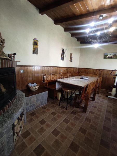 Foto 183e4180-377d-4131-a59c-07cbc8a07d52. Chalet en calle calle imprenta 18 amplio chalet con piscina en san andrés del rabanedo 400,000 en Trobajo del camino