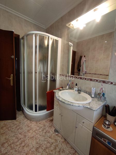 Foto 36a90643-b88d-4519-8b2f-bfea0f86aa6f. Chalet en calle calle imprenta 18 amplio chalet con piscina en san andrés del rabanedo 400,000 en Trobajo del camino