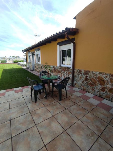 Foto 9f4fb524-2b36-4ecc-bc94-3beaa17c7ce7. Chalet en calle calle imprenta 18 amplio chalet con piscina en san andrés del rabanedo 400,000 en Trobajo del camino