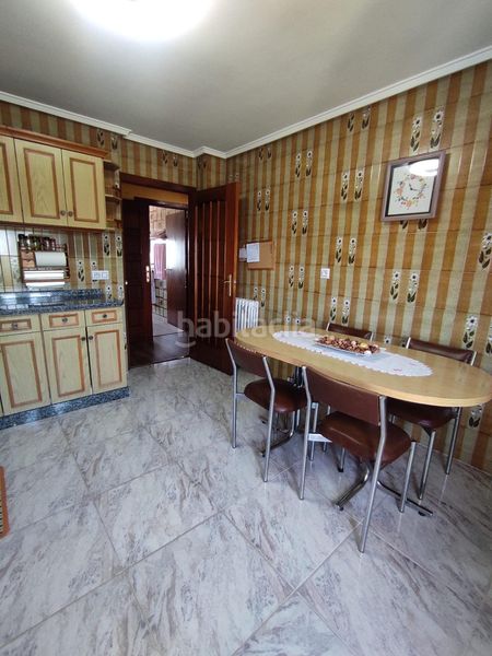 Foto b2fecf55-2950-4a92-ad80-7a1e1478b038. Chalet en calle calle imprenta 18 amplio chalet con piscina en san andrés del rabanedo 400,000 en Trobajo del camino