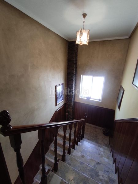 Foto b8860b25-7660-4877-951b-3640e4c27786. Chalet en calle calle imprenta 18 amplio chalet con piscina en san andrés del rabanedo 400,000 en Trobajo del camino