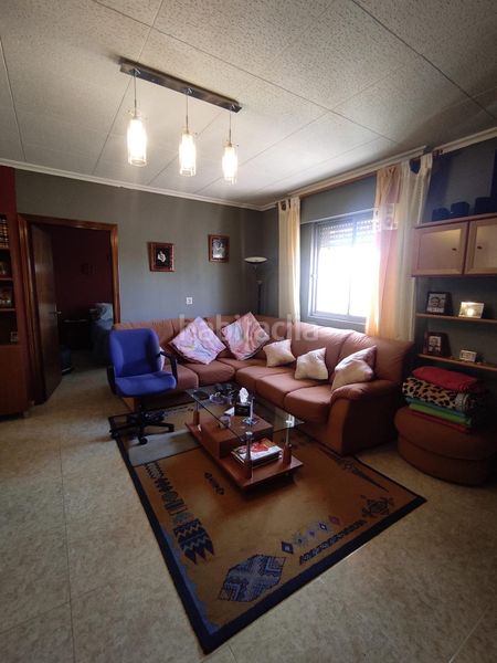Foto c5553212-58bc-4311-9aca-b306670aafde. Chalet en calle calle imprenta 18 amplio chalet con piscina en san andrés del rabanedo 400,000 en Trobajo del camino