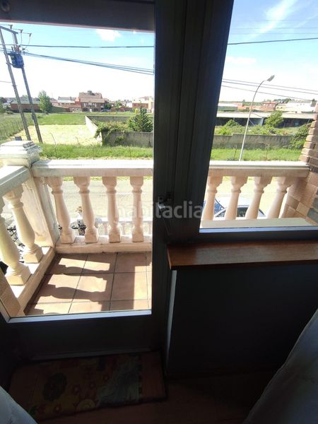 Foto da69a897-52f8-488d-b74b-0443fa5a98de. Chalet en calle calle imprenta 18 amplio chalet con piscina en san andrés del rabanedo 400,000 en Trobajo del camino
