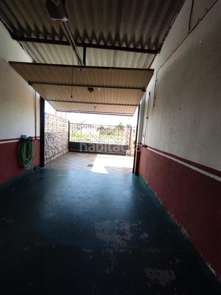 Foto e4dbd055-de1a-452a-b7bf-466a59d4f700. Chalet en calle calle imprenta 18 amplio chalet con piscina en san andrés del rabanedo 400,000 en Trobajo del camino
